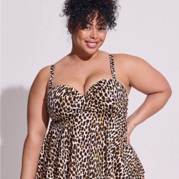 - Torrid NWOT underwire twist front tankini top. Leopard/cheetah print. 00 - Picture 4 of 6